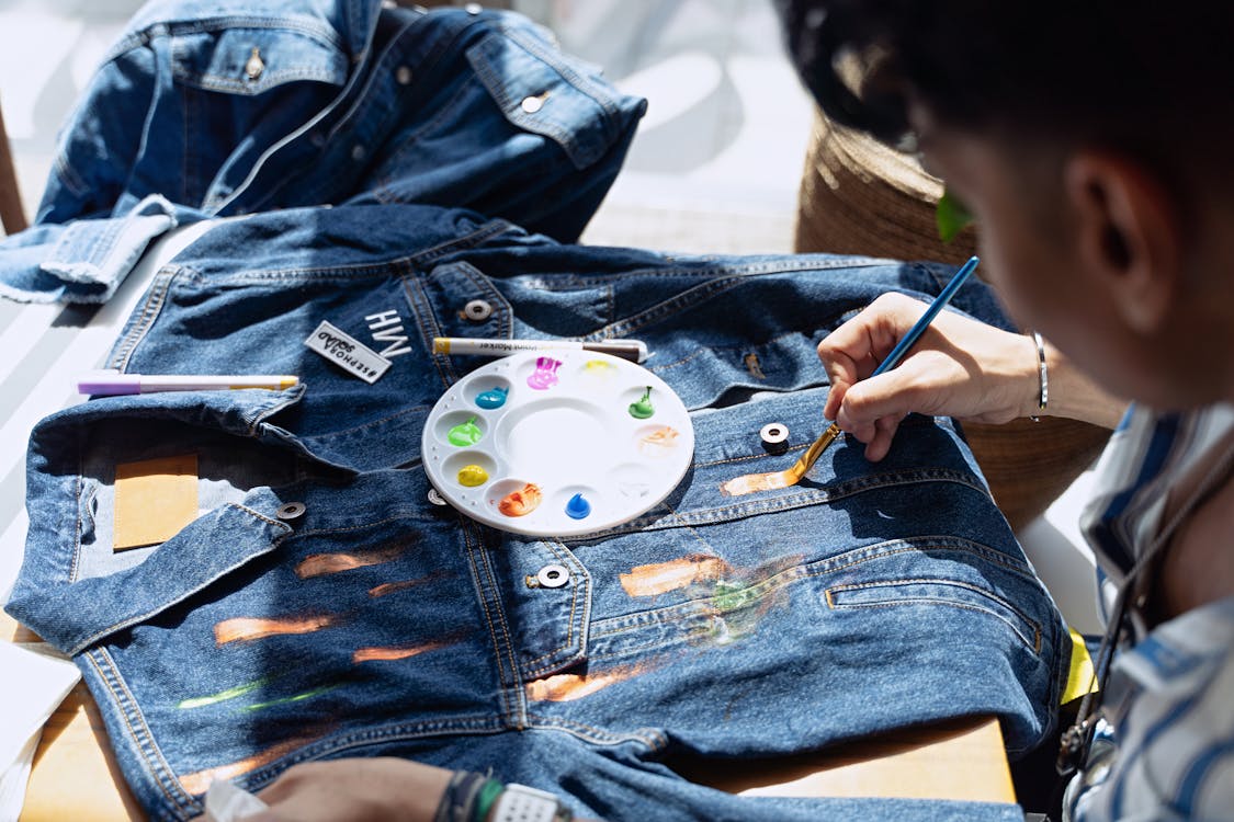 Elevate Fashion: Creative Ways to Upcycle Old Accessories!